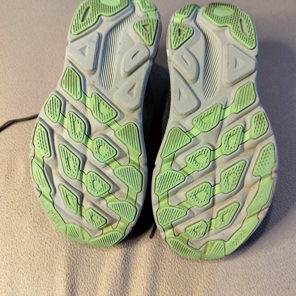 Hoka Clifton 9 Womens Gray and Green Running Shoes Sz 7B. - Picture 13 of 16